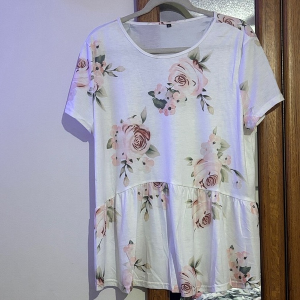 NWOT  floral babydoll tee size xl